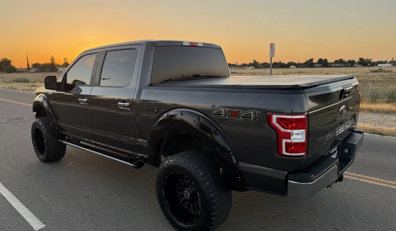
								2020 Ford F-150 XLT SuperCrew full									