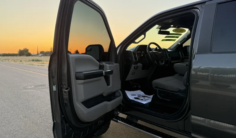 
								2020 Ford F-150 XLT SuperCrew full									