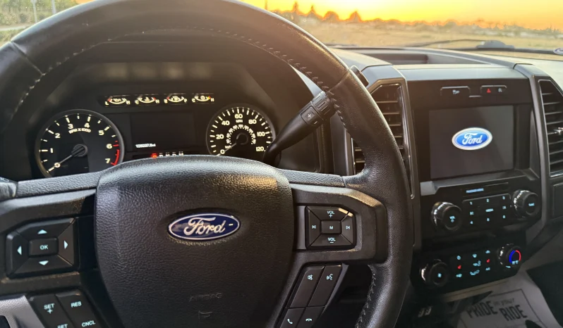 
								2020 Ford F-150 XLT SuperCrew full									