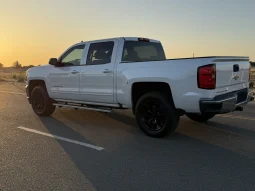 
										2017 Chevrolet Silverado LT full									