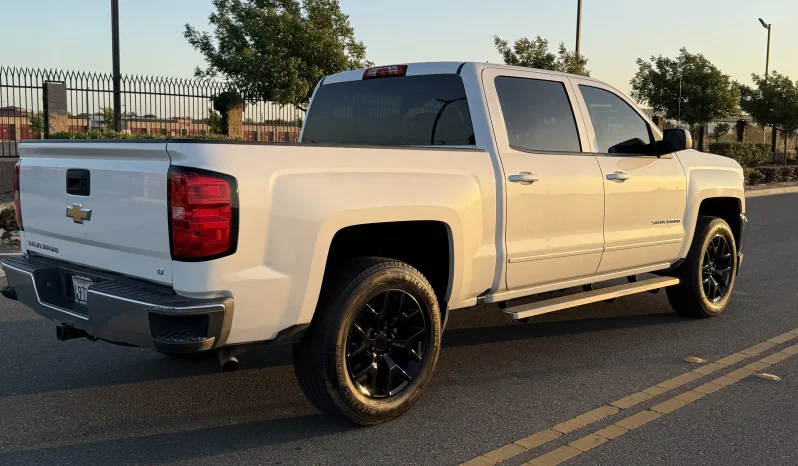 
								2017 Chevrolet Silverado LT full									