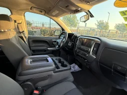 
										2017 Chevrolet Silverado LT full									
