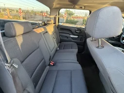 
										2017 Chevrolet Silverado LT full									