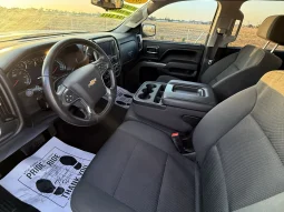 
										2017 Chevrolet Silverado LT full									