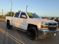 
										2017 Chevrolet Silverado LT full									