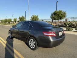 
										2011 Toyota Camry LE full									
