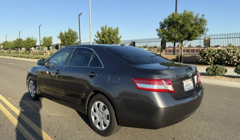 
								2011 Toyota Camry LE full									