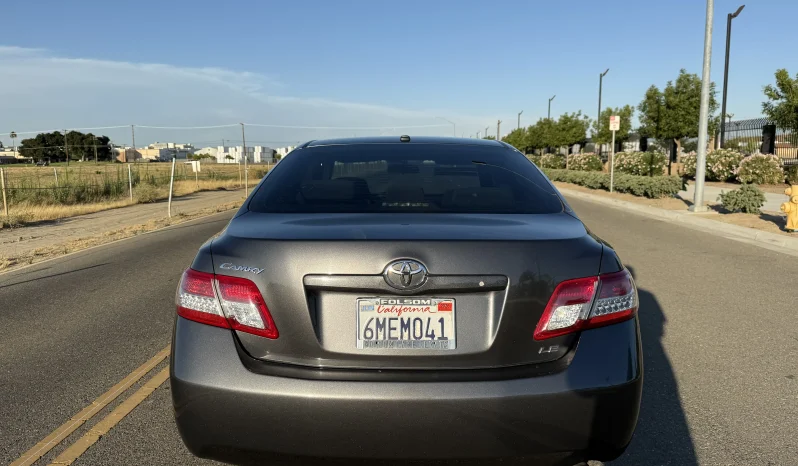 
								2011 Toyota Camry LE full									