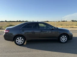 
										2011 Toyota Camry LE full									