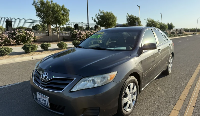 
								2011 Toyota Camry LE full									
