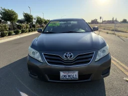 
										2011 Toyota Camry LE full									