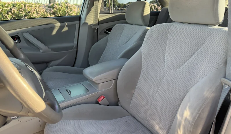 
								2011 Toyota Camry LE full									