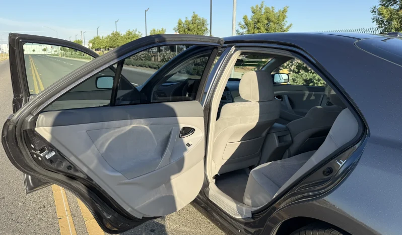 
								2011 Toyota Camry LE full									