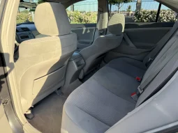 
										2011 Toyota Camry LE full									