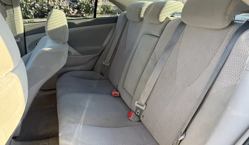 
								2011 Toyota Camry LE full									