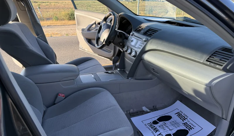 
								2011 Toyota Camry LE full									