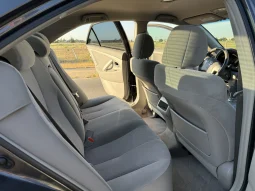 
										2011 Toyota Camry LE full									