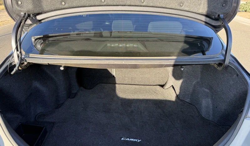 
								2011 Toyota Camry LE full									