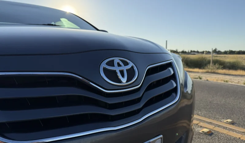 
								2011 Toyota Camry LE full									