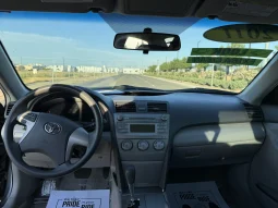 
										2011 Toyota Camry LE full									