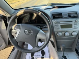
										2011 Toyota Camry LE full									