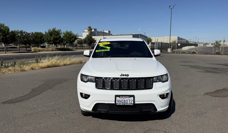 
								Jeep Grand Cherokee Latitude 2018 full									