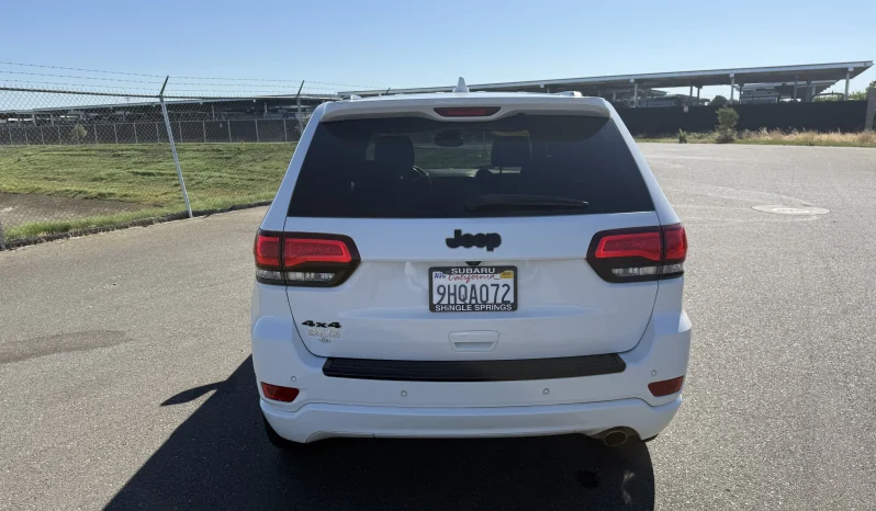 
								Jeep Grand Cherokee Latitude 2018 full									