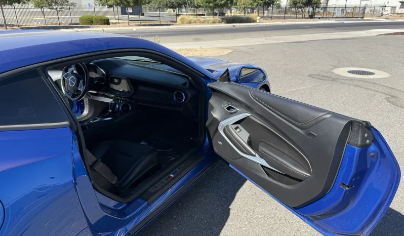 
								Chevrolet Camaro 2LT 2017 full									