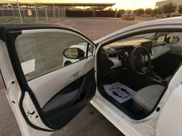 
										Toyota Corolla LE 2020 full									
