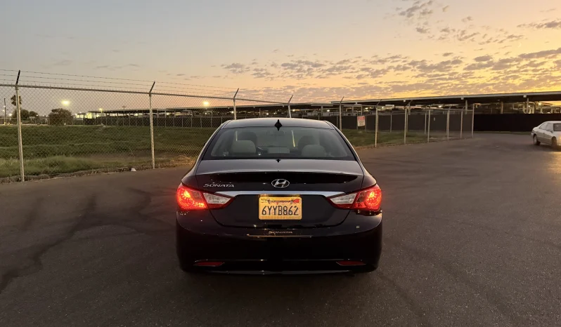 
								Hyundai Sonata GLS 2013 full									