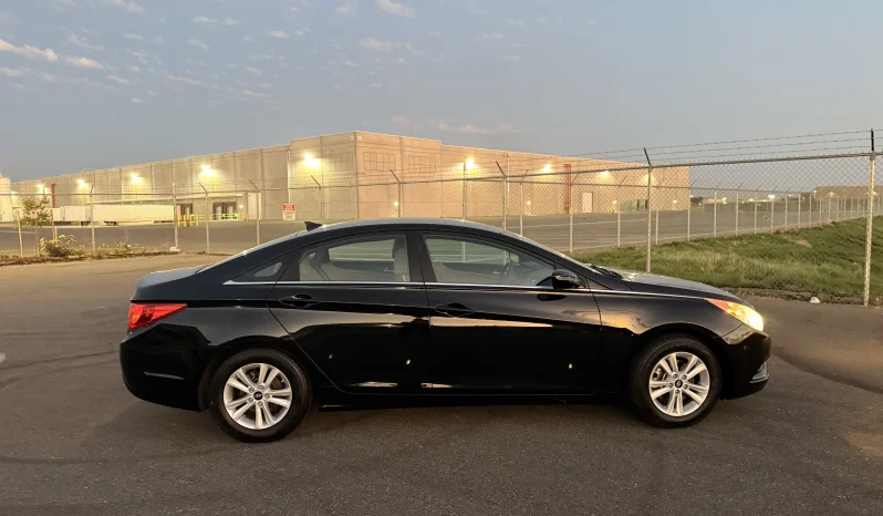 
								Hyundai Sonata GLS 2013 full									