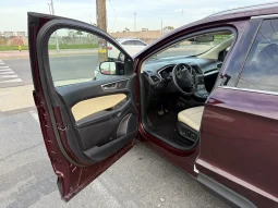 
										2019 Ford Edge SEL full									