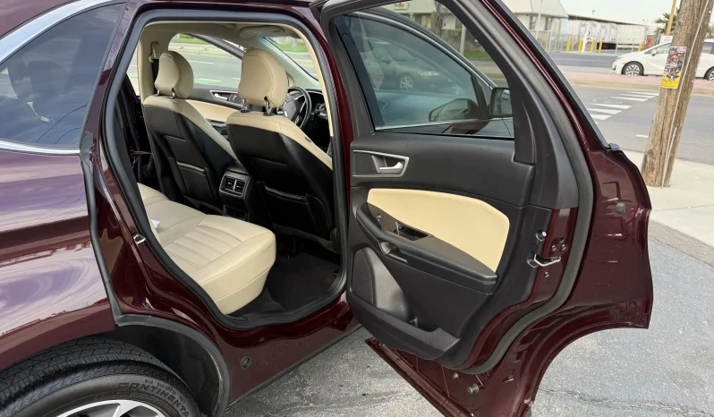 
								2019 Ford Edge SEL full									