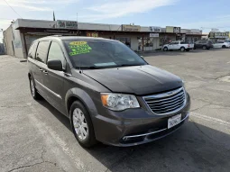 
										2016 Chrysler Town & Country Touring full									