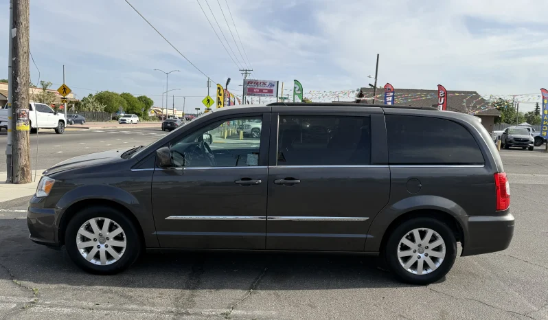 
								2016 Chrysler Town & Country Touring full									