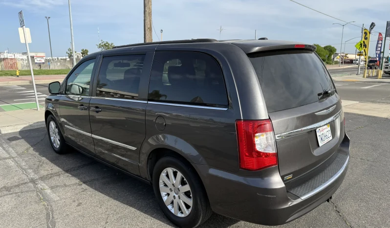 
								2016 Chrysler Town & Country Touring full									