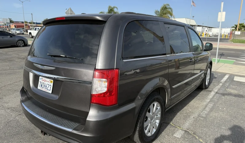 
								2016 Chrysler Town & Country Touring full									