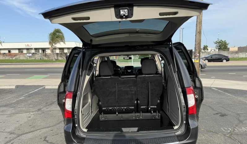 
								2016 Chrysler Town & Country Touring full									
