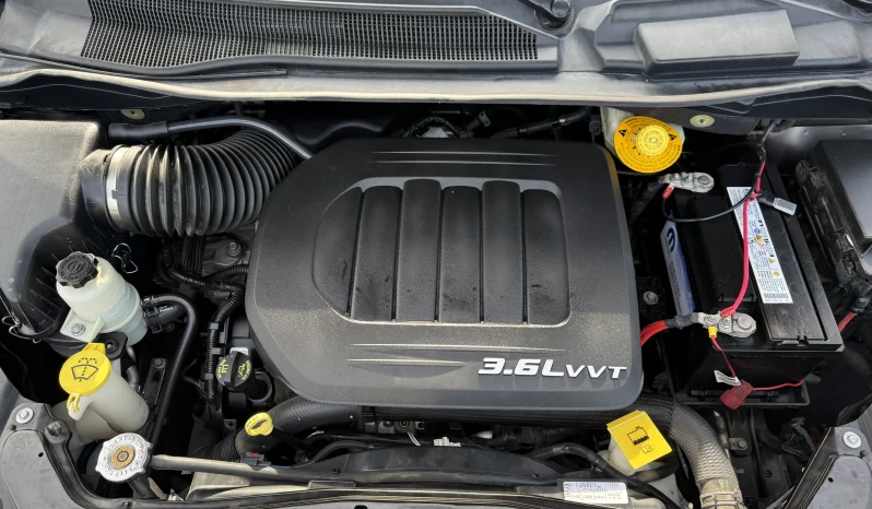 
								2016 Chrysler Town & Country Touring full									