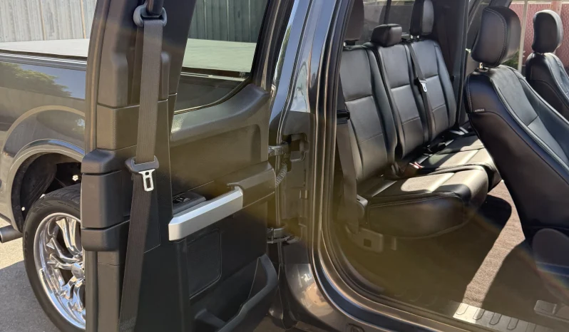 
								Ford F-150 Lariat 2016 full									